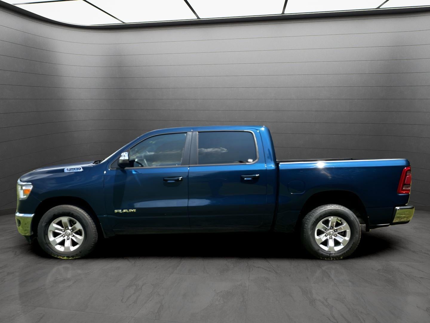 2024 RAM 1500 Laramie Crew Cab 4x2 5'7' Box