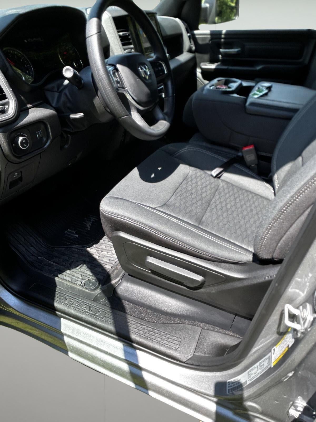 2025 RAM Ram 1500 RAM 1500 WARLOCK CREW CAB 4X4 5'7' BOX