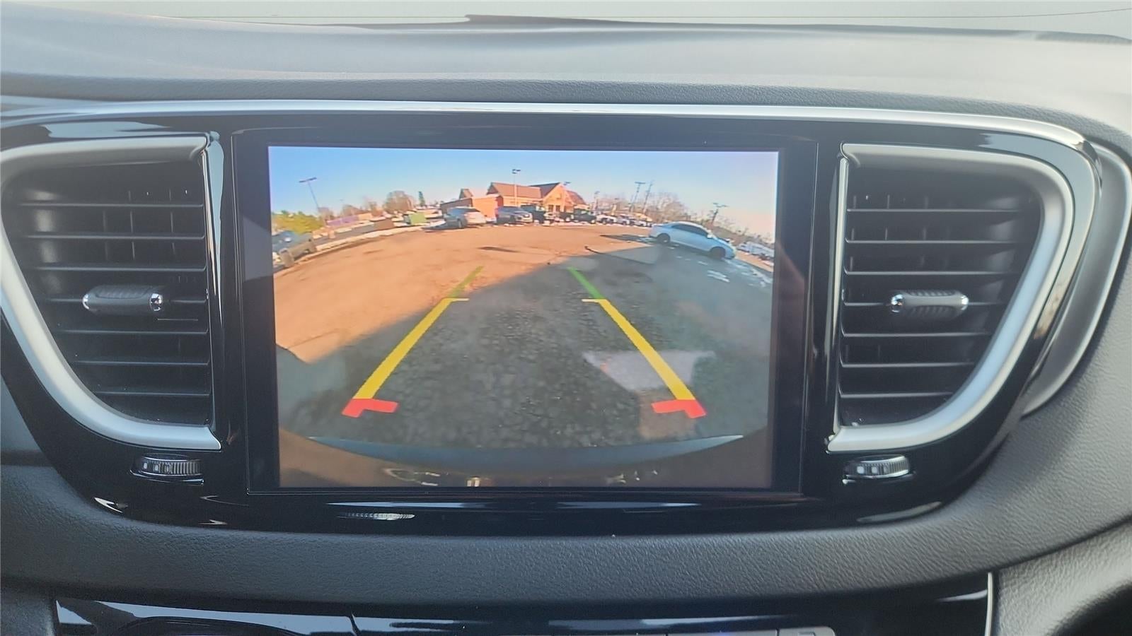 2025 Chrysler Pacifica Select