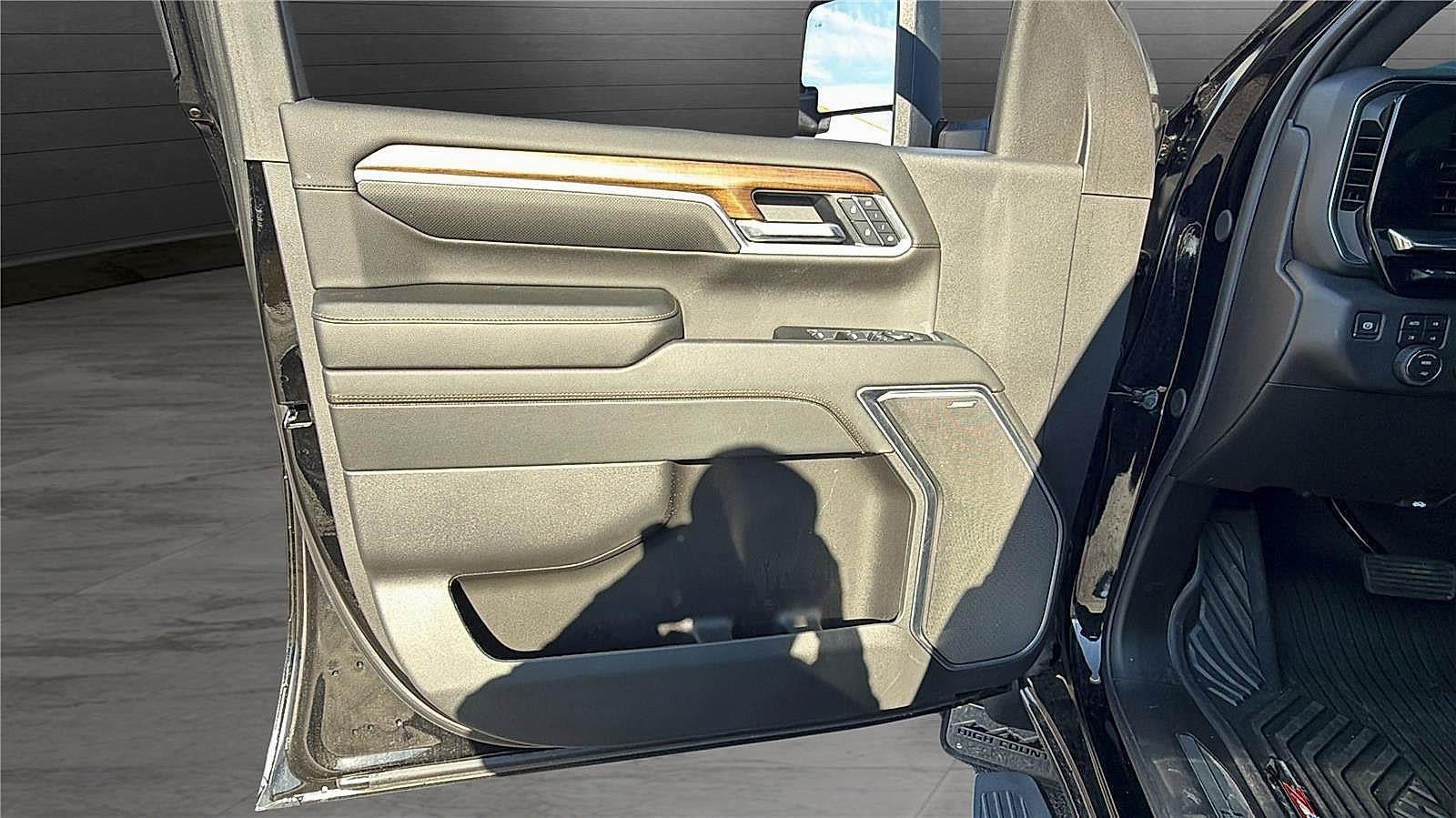 2025 Chevrolet Silverado 2500HD 4WD Crew Cab Standard Bed High Country