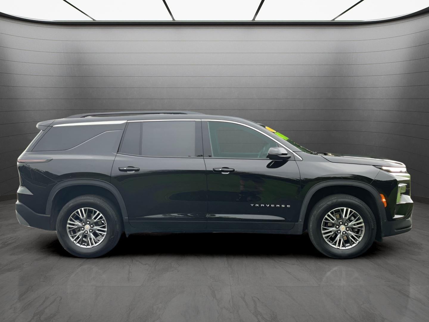 2025 Chevrolet Traverse FWD LT