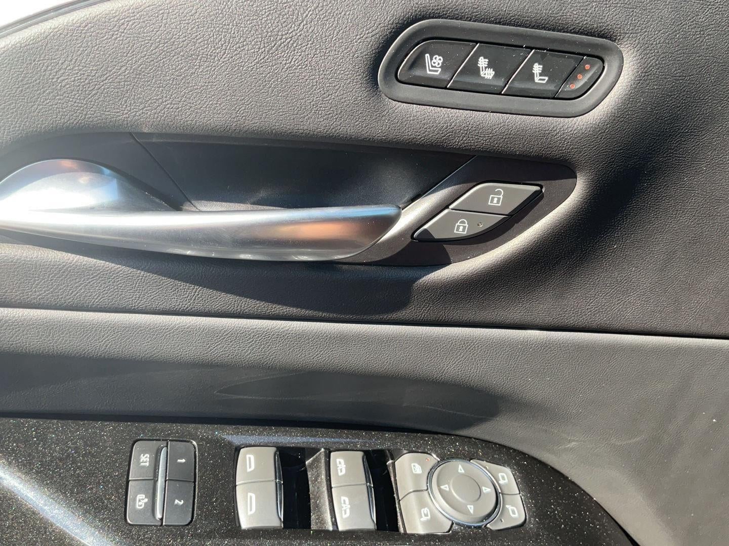 2022 Cadillac Escalade ESV Premium Luxury