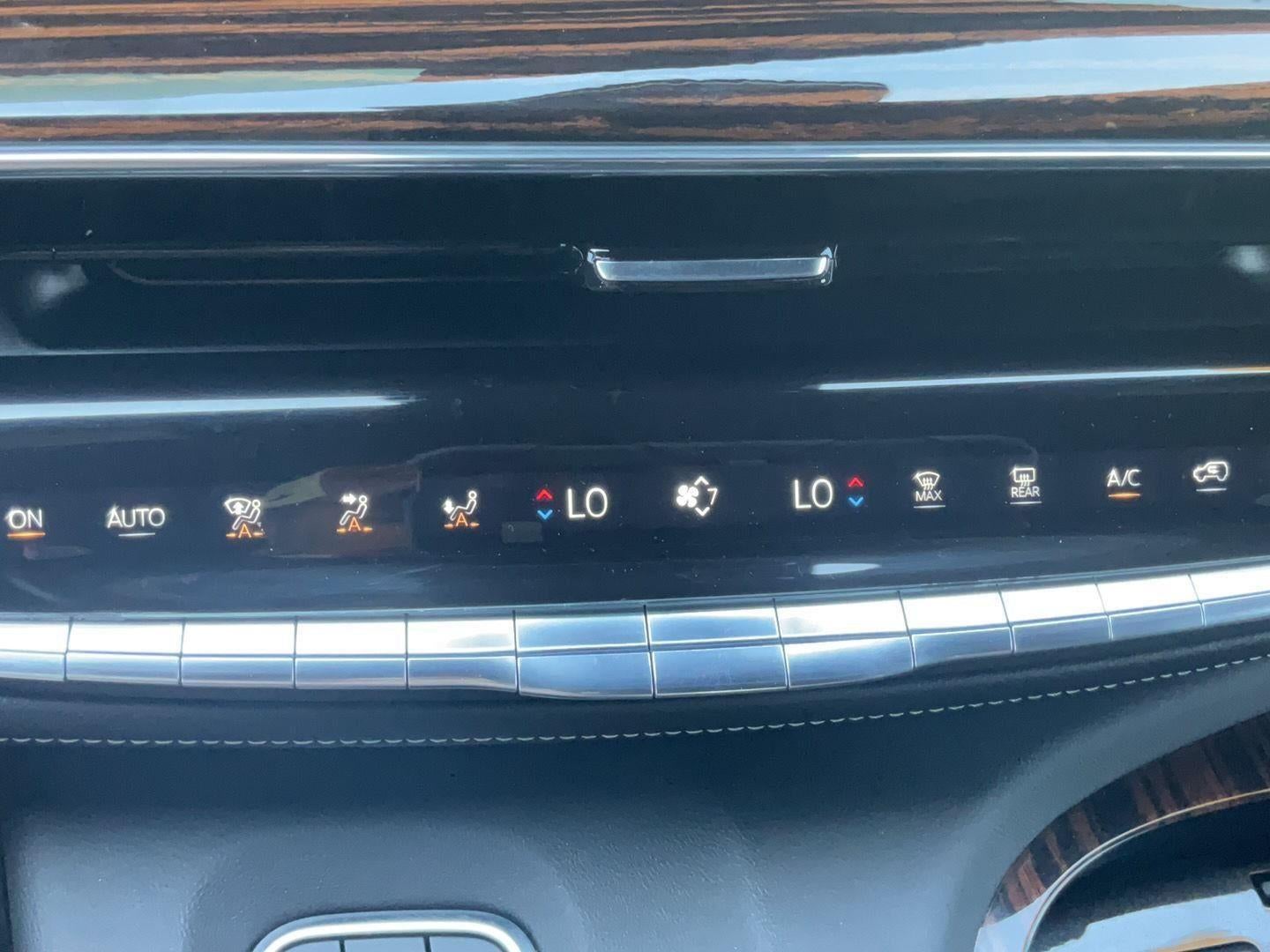 2022 Cadillac Escalade ESV Premium Luxury