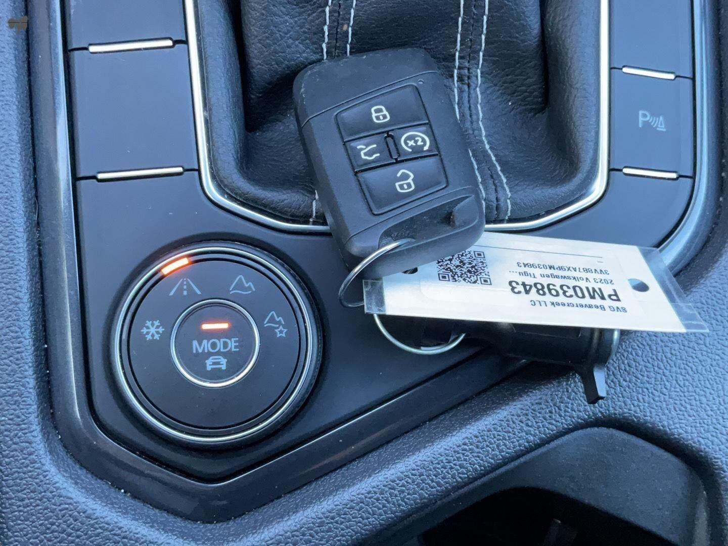 2023 Volkswagen Tiguan SE R-Line Black