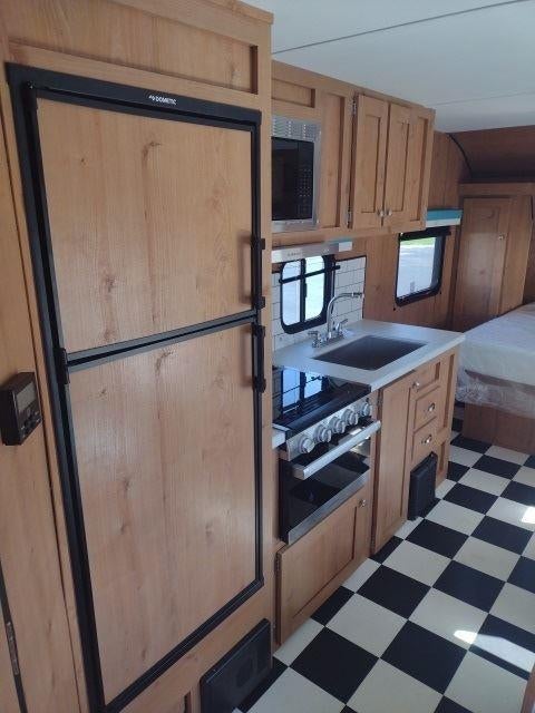 2022 Riverside RV Retro 211