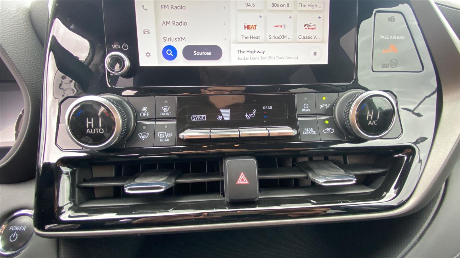 2023 Toyota Highlander Hybrid LE