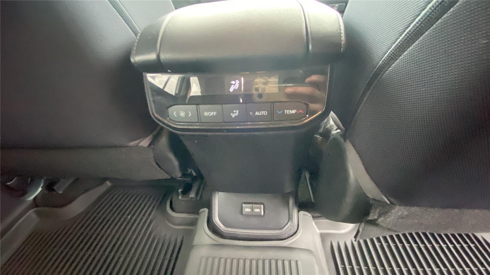 2023 Toyota Highlander Hybrid LE