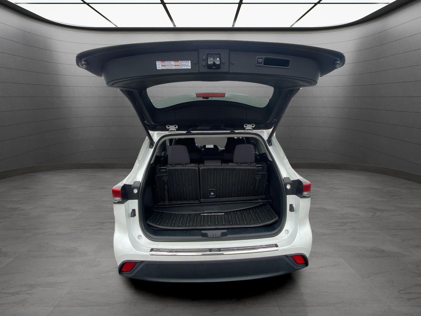 2023 Toyota Highlander Hybrid LE