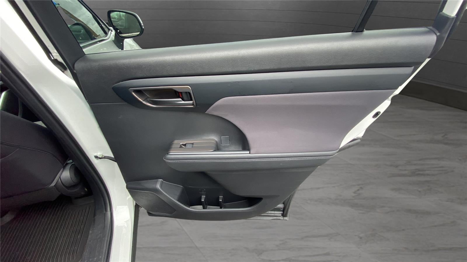 2023 Toyota Highlander Hybrid LE