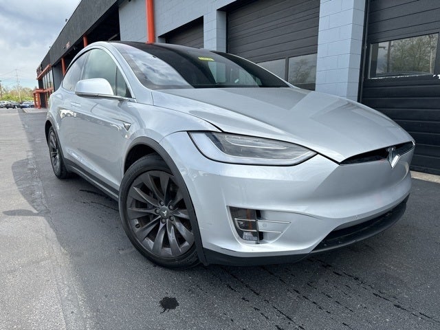 Used 2018 Tesla Model X 75D with VIN 5YJXCAE25JF129330 for sale in Beavercreek, OH
