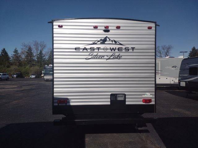 2021 East to West SILVER LAKE 27KNS Base