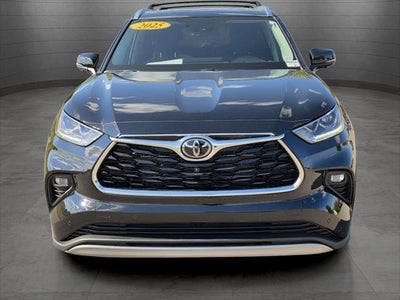 2025 Toyota Highlander Hybrid Platinum