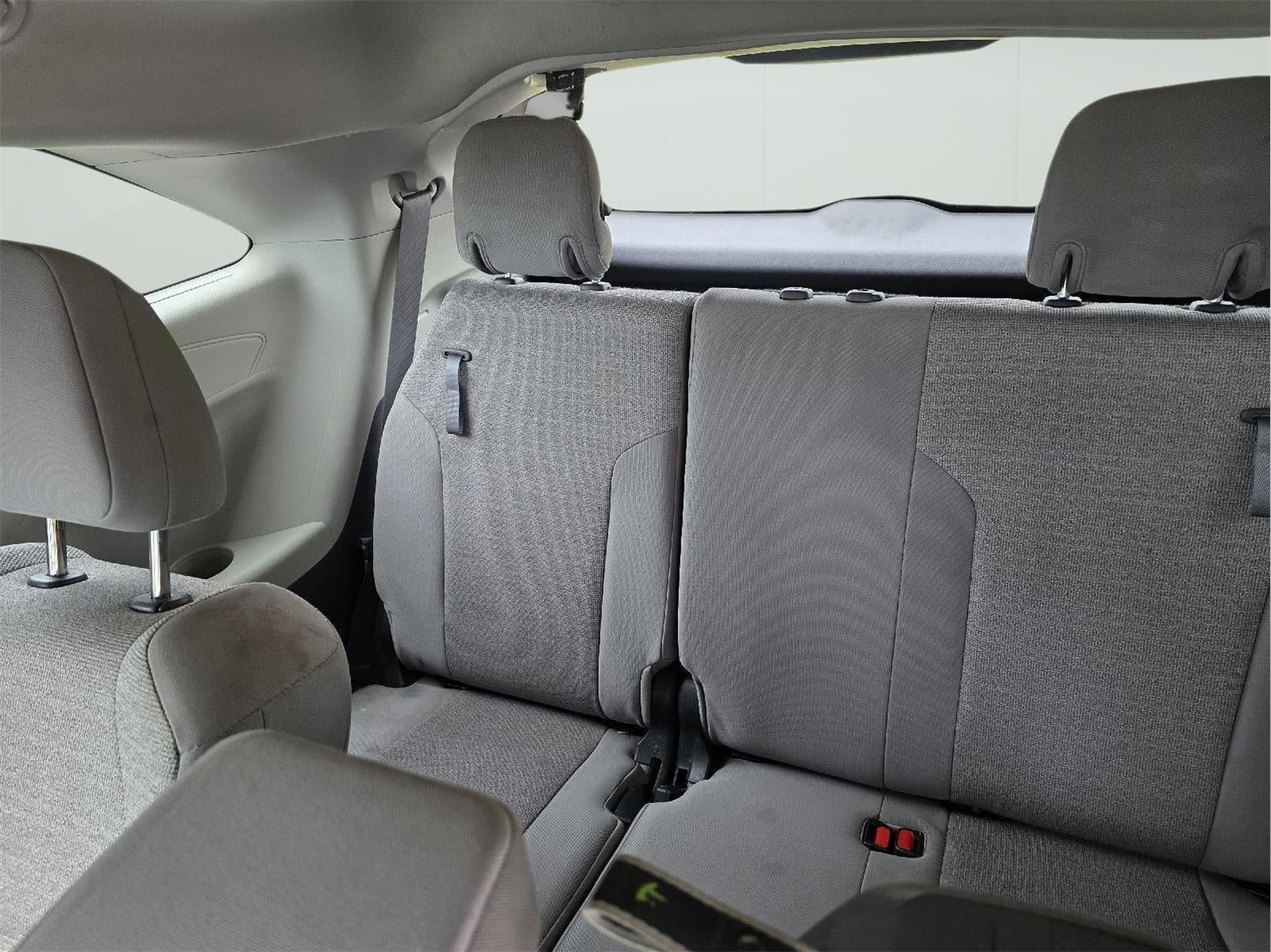 2022 Toyota Sienna LE