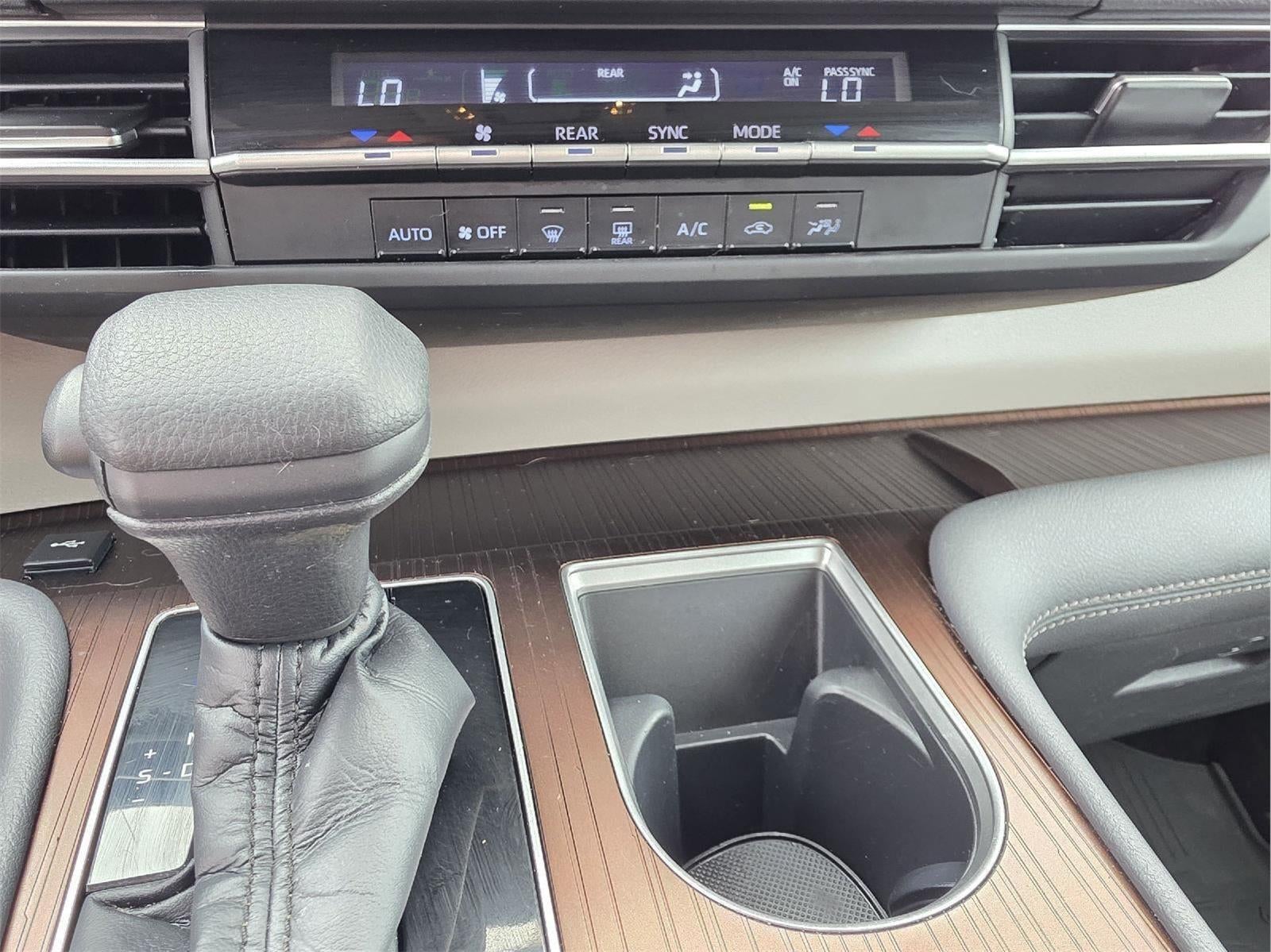 2022 Toyota Sienna LE