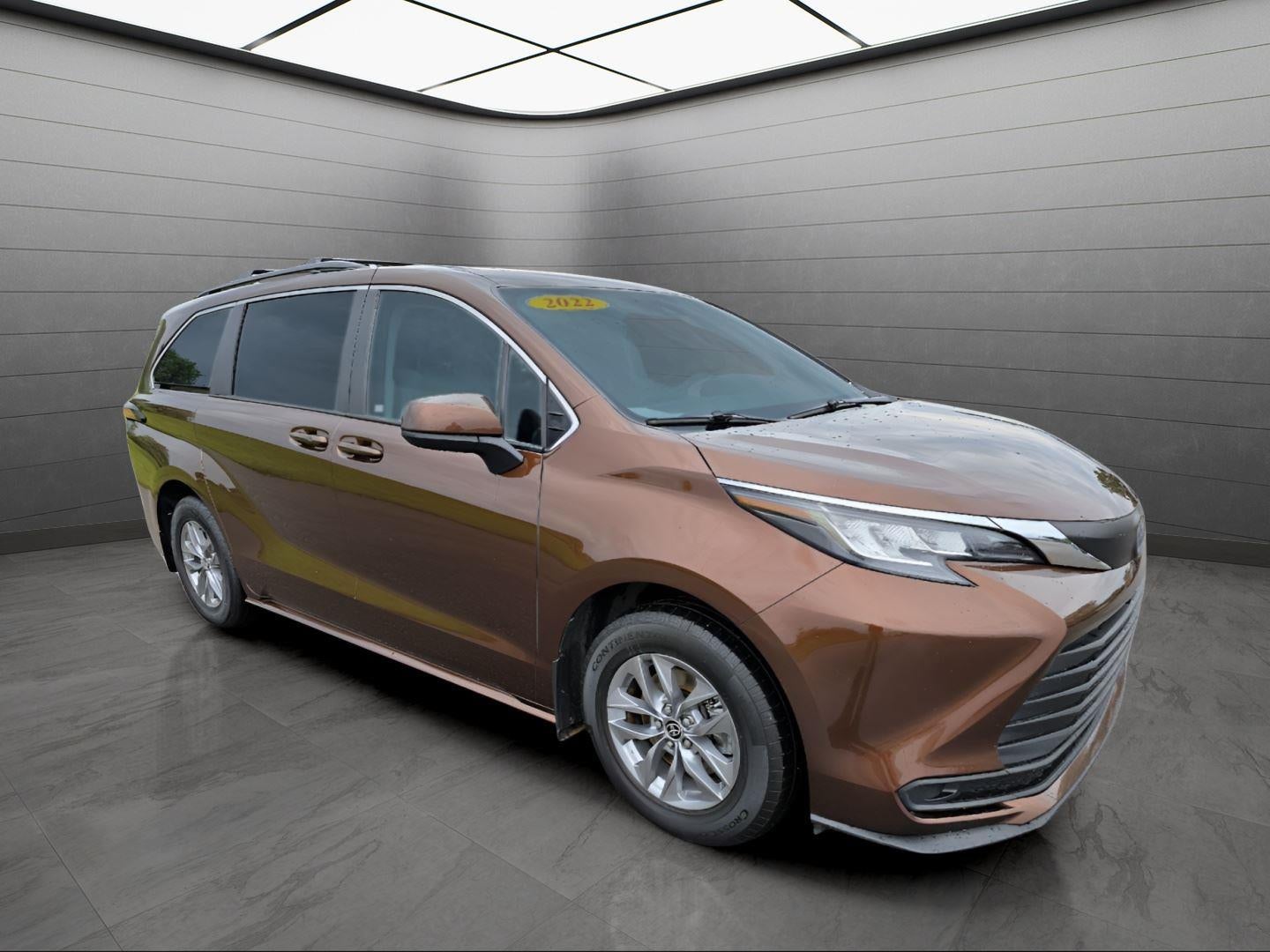 2022 Toyota Sienna LE