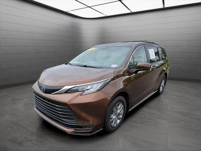 2022 Toyota Sienna LE
