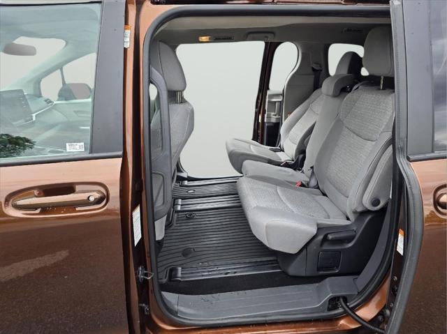 2022 Toyota Sienna LE