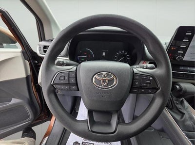 2022 Toyota Sienna LE