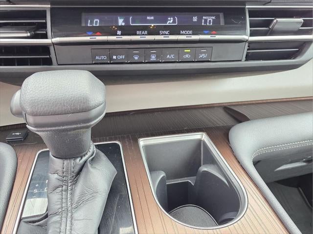 2022 Toyota Sienna LE