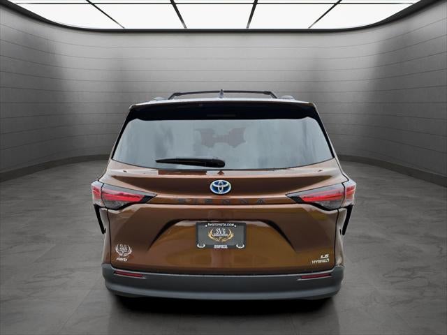 2022 Toyota Sienna LE