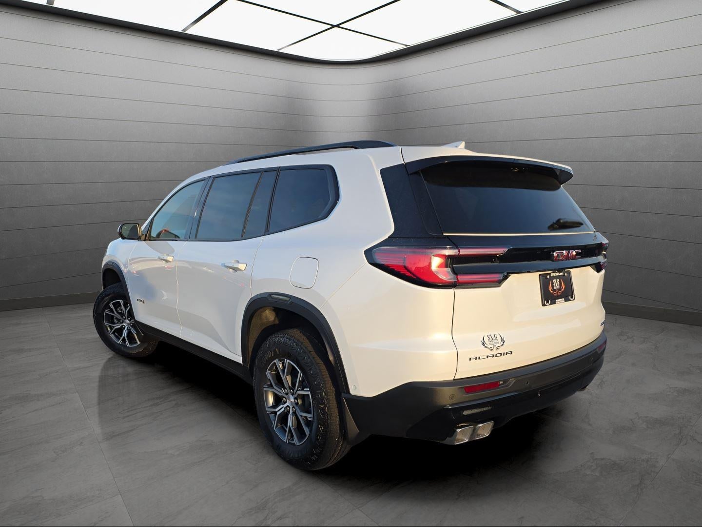 2026 GMC Acadia AWD AT4