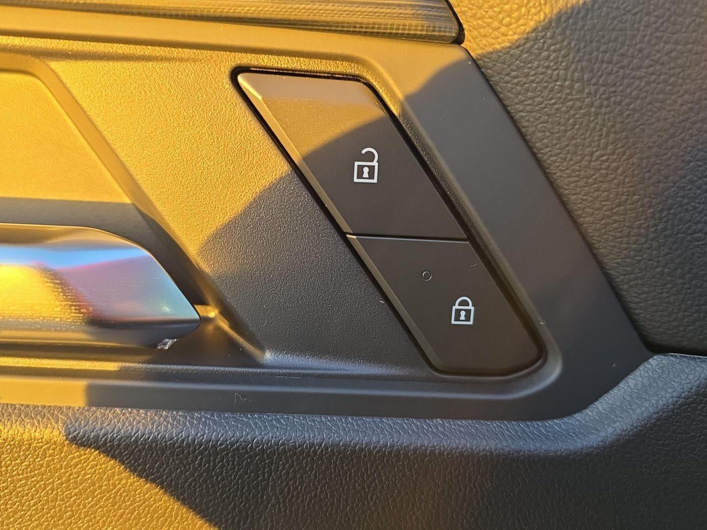 2026 GMC Acadia AWD AT4