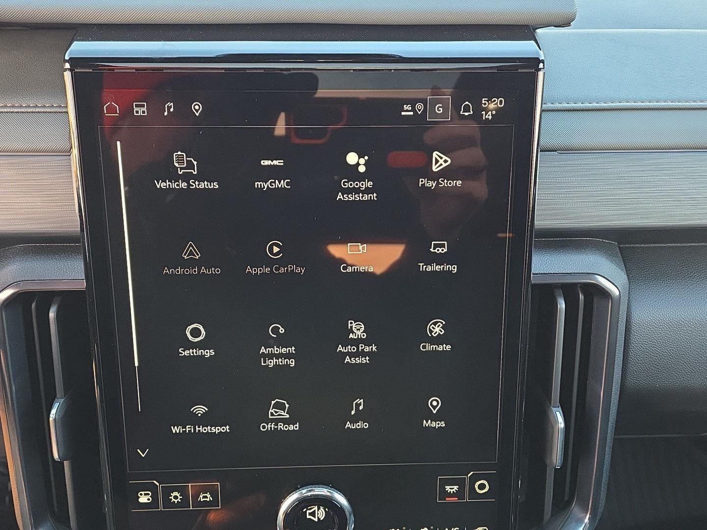 2026 GMC Acadia AWD AT4