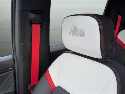 2025 GMC Canyon 4WD AT4