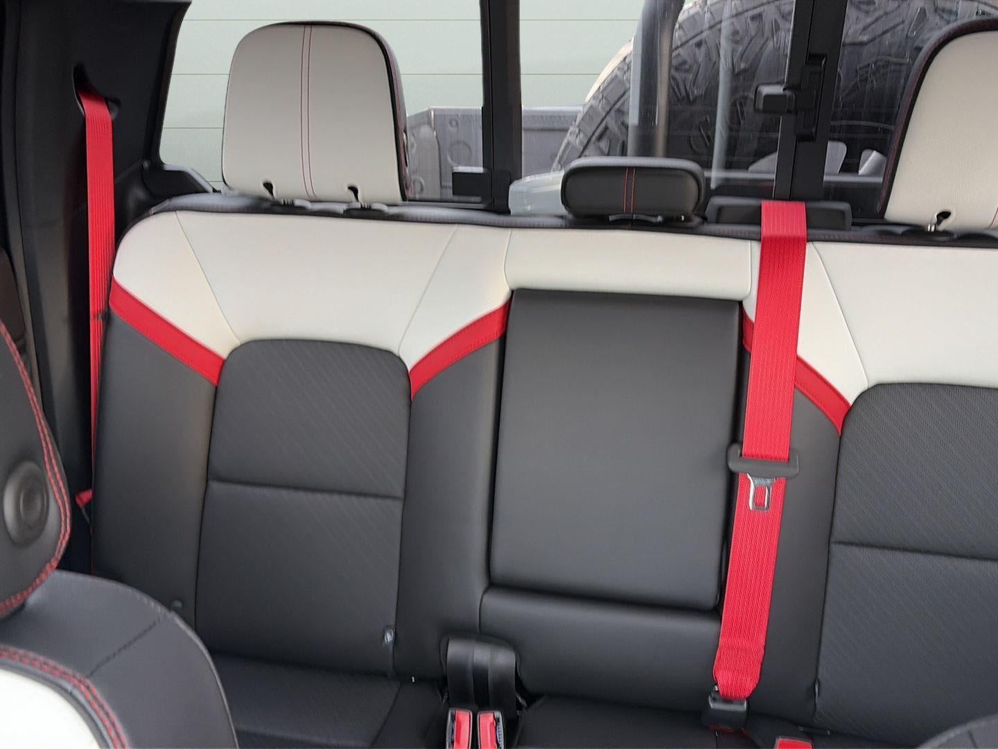 2025 GMC Canyon 4WD AT4