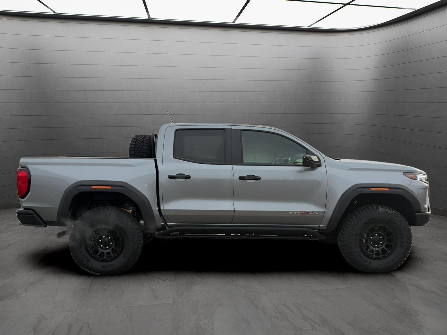 2025 GMC Canyon 4WD AT4