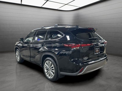 2026 Toyota Highlander Hybrid Platinum