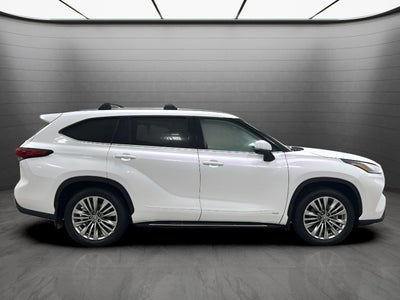 2026 Toyota Highlander Hybrid Platinum