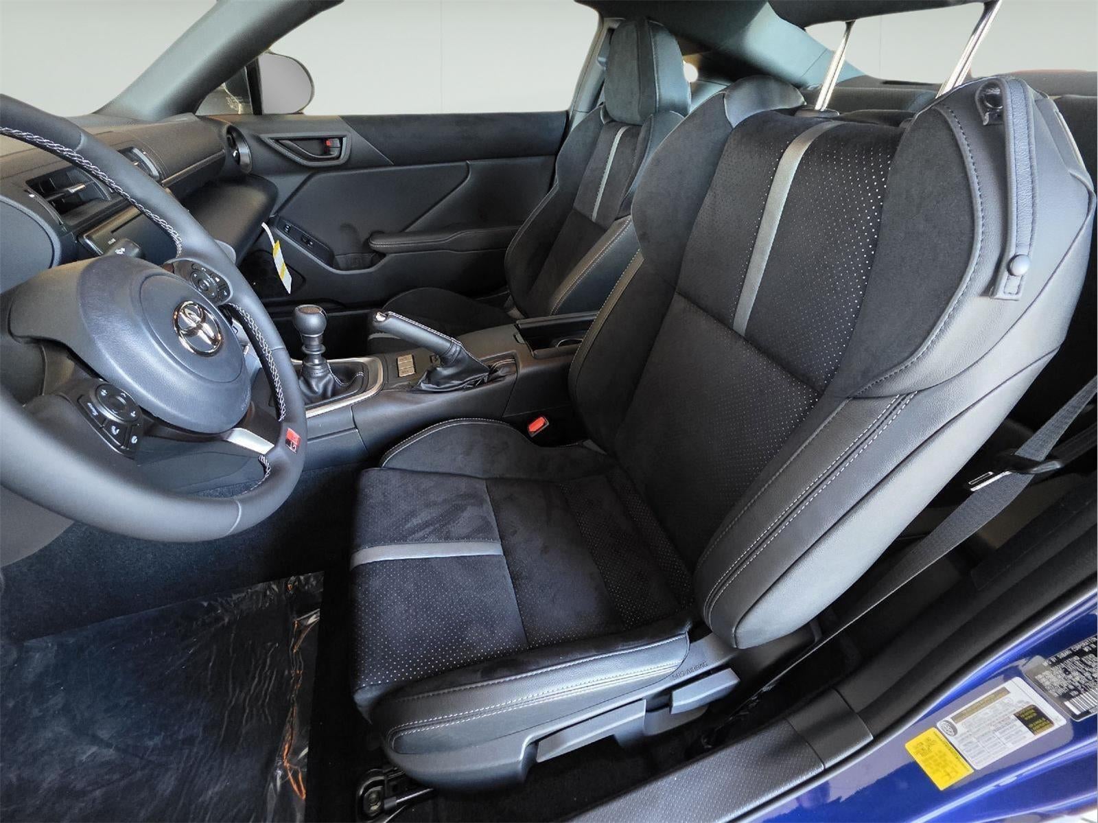 2025 Toyota GR86 Premium MT