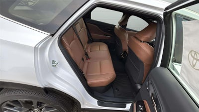 2025 Toyota Toyota Crown Signia Limited