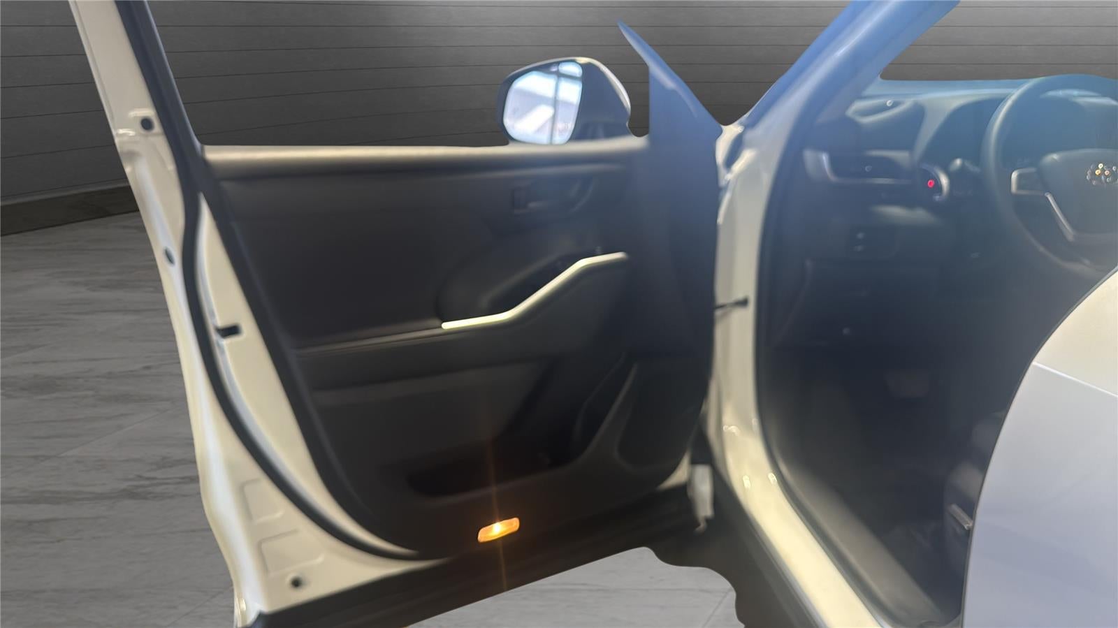 2023 Toyota Highlander Hybrid LE